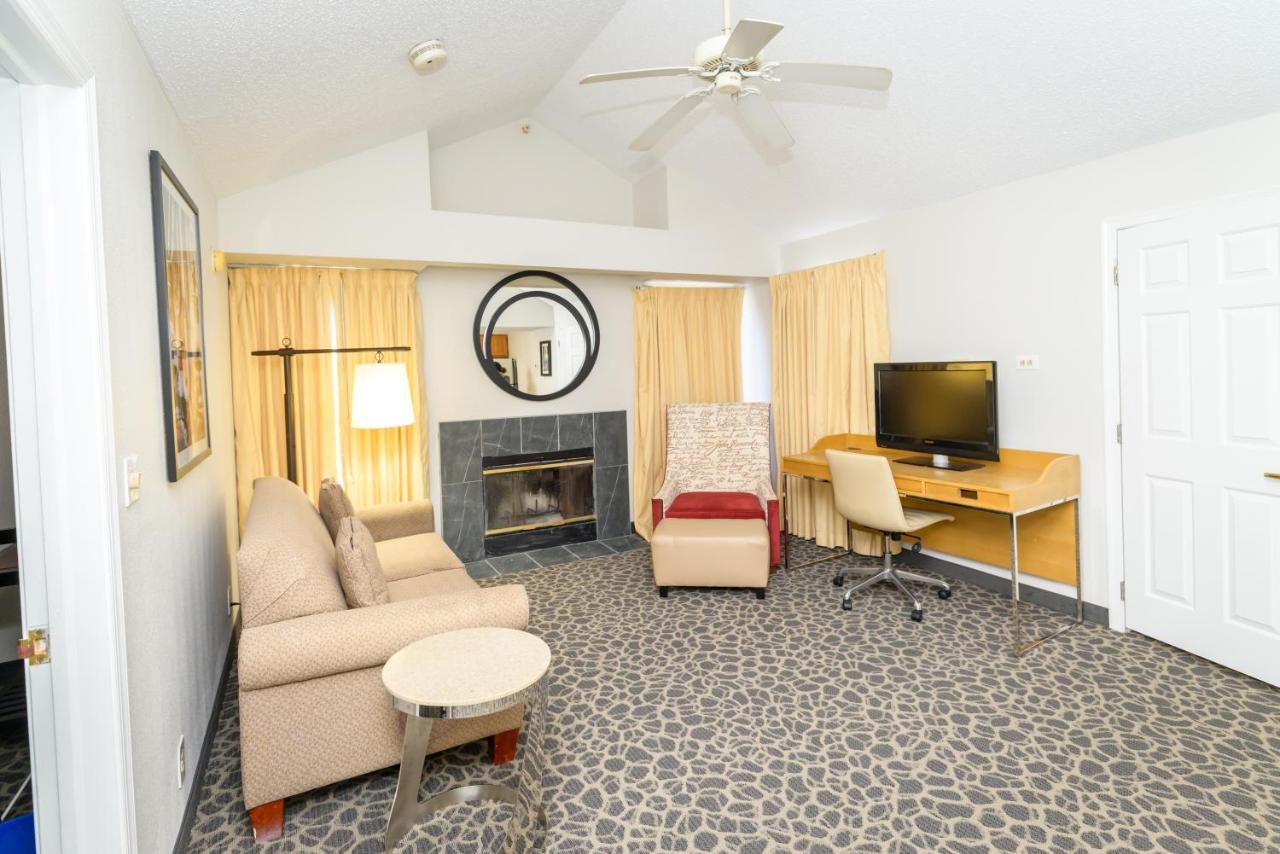 Philadelphia Suites At Airport - An Extended Stay Hotel Εξωτερικό φωτογραφία